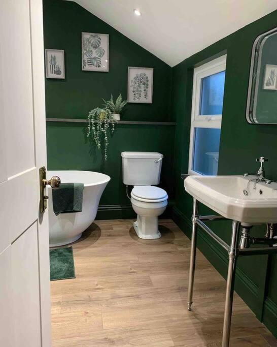 No 11, Fishguard, Ideal For Beach, Coastal Path And Town! Extérieur photo