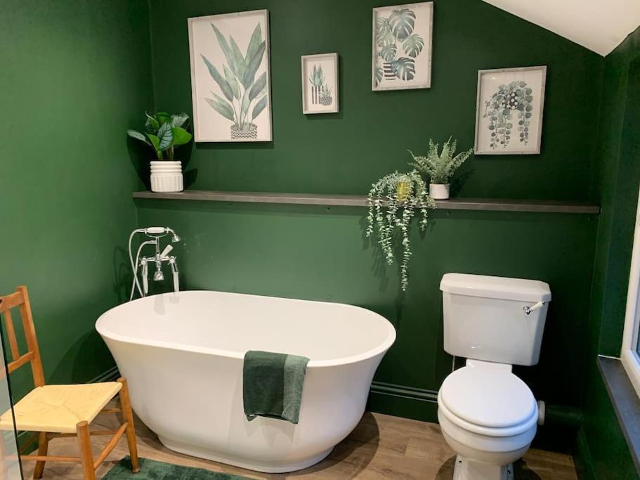 No 11, Fishguard, Ideal For Beach, Coastal Path And Town! Extérieur photo